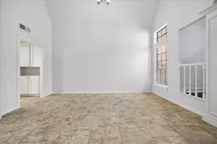 56 Bayou Pointe Dr, Houston, TX 77063 - Photo 7