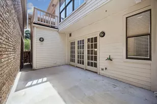 56 Bayou Pointe Dr, Houston, TX 77063 - Photo 17