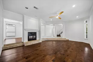 56 Bayou Pointe Dr, Houston, TX 77063 - Photo 5