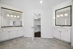56 Bayou Pointe Dr, Houston, TX 77063 - Photo 19