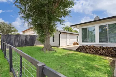 711 S Tesch Street, Bellville, TX 77418 - Photo 17