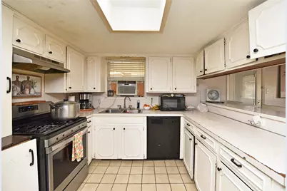 10119 Hannon Drive, Houston, TX 77040 - Photo 9