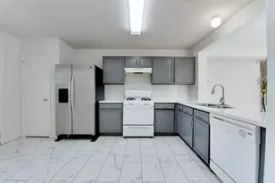 8510 Village Hollow Ln, Houston, TX 77072 - Photo 13