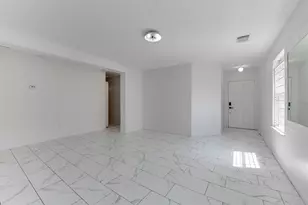 8510 Village Hollow Ln, Houston, TX 77072 - Photo 9