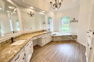 1810 7 Maples Dr, Houston, TX 77345 - Photo 29