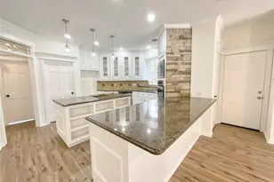 1810 7 Maples Dr, Houston, TX 77345 - Photo 13