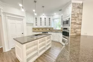 1810 7 Maples Dr, Houston, TX 77345 - Photo 17