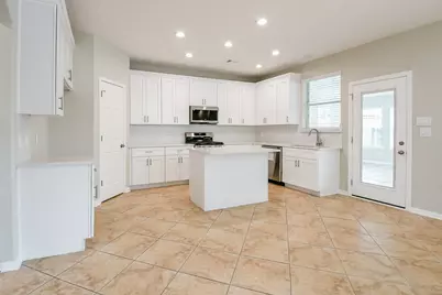 815 Robins Way, Stafford, TX 77477 - Photo 11