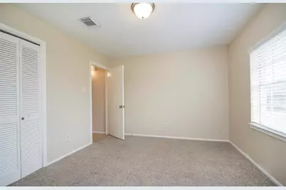5815 Heather Street, League City, TX 77573 - Photo 9