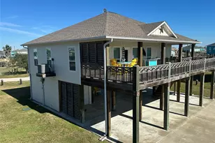 2429 Sand Castle Dr, Crystal Beach, TX 77650 - Photo 1
