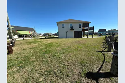 2429 Sand Castle Drive, Crystal Beach, TX 77650 - Photo 5