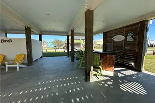 2429 Sand Castle Dr, Crystal Beach, TX 77650 - Photo 9