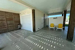 2429 Sand Castle Dr, Crystal Beach, TX 77650 - Photo 7