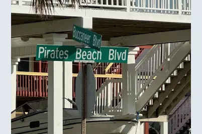 13613 Pirates Beach Boulevard, Galveston, TX 77554 - Photo 3