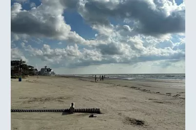 13613 Pirates Beach Boulevard, Galveston, TX 77554 - Photo 7