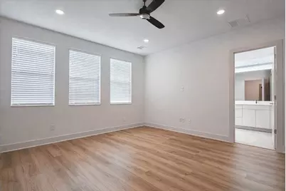 4413 Santorini Ln, Houston, TX 77045 - Photo 5