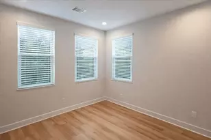 4413 Santorini Ln, Houston, TX 77045 - Photo 9