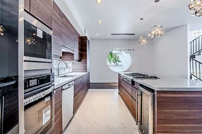 2025 Colquitt Street #E, Houston, TX 77098 - Photo 11