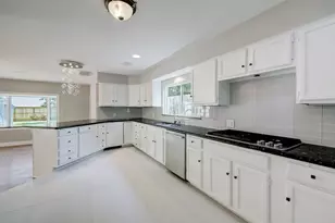 3605 Plumb St, Houston, TX 77005 - Photo 9