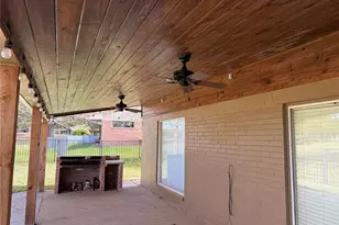 1122 Lakeside Dr, Huntsville, TX 77320 - Photo 5