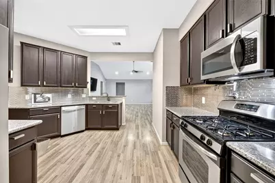 7815 Koloa River Court, Houston, TX 77040 - Photo 9