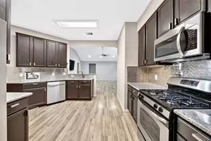 7815 Koloa River Ct, Houston, TX 77040 - Photo 9