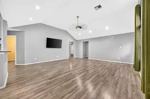 7815 Koloa River Ct, Houston, TX 77040 - Photo 5