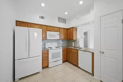 2011 Spenwick Drive #717, Houston, TX 77055 - Photo 9