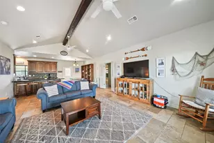 858 Kahla Dr, Crystal Beach, TX 77650 - Photo 5