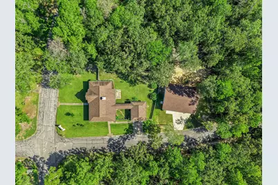 20380 Doral Drive, Huntsville, TX 77320 - Photo 9