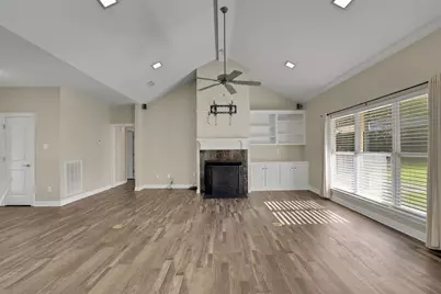 20380 Doral Drive, Huntsville, TX 77320 - Photo 13