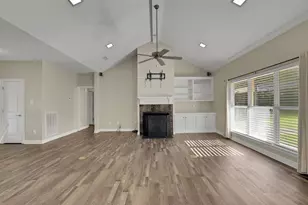 20380 Doral Dr, Huntsville, TX 77320 - Photo 13