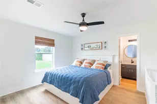 2031 7th St, Hempstead, TX 77445 - Photo 17