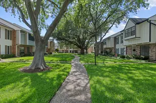 10324 Longmont Dr, Houston, TX 77042 - Photo 31
