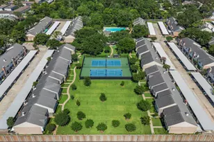 10324 Longmont Dr, Houston, TX 77042 - Photo 37