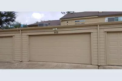 902 Memorial Village Drive, Houston, TX 77024 - Photo 13