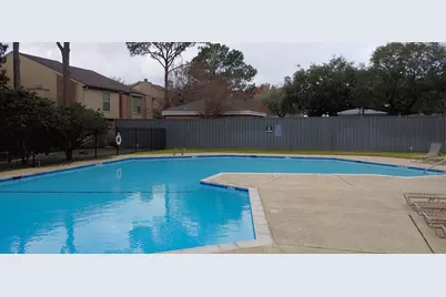 902 Memorial Village Drive, Houston, TX 77024 - Photo 11