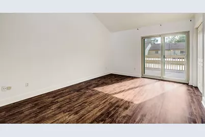 902 Memorial Village Drive, Houston, TX 77024 - Photo 7