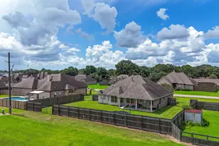 15285 Cliff St, Hamshire, TX 77622 - Photo 3