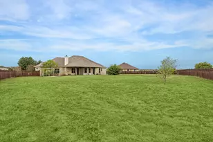 101 Eland Ave, Bastrop, TX 78602 - Photo 5