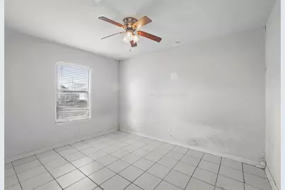 1911 Thonig Road, Houston, TX 77055 - Photo 9