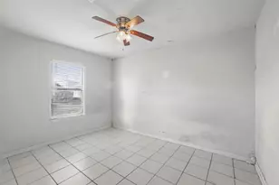 1911 Thonig Rd, Houston, TX 77055 - Photo 9