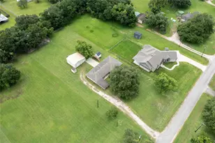 110 Mustang Dr, Alvin, TX 77511 - Photo 33