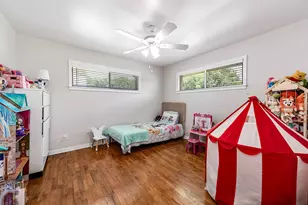 110 Mustang Dr, Alvin, TX 77511 - Photo 17