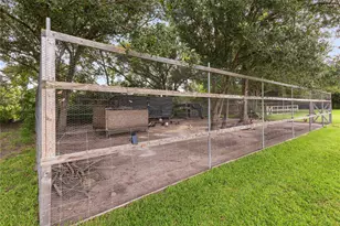 110 Mustang Dr, Alvin, TX 77511 - Photo 29