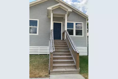 323 E Murrill Street, Baytown, TX 77520 - Photo 9