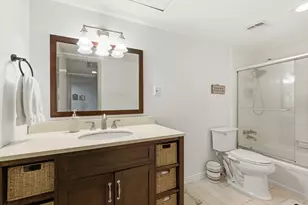 2224 S Piney Point Rd, Houston, TX 77063 - Photo 23