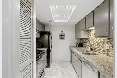 2224 S Piney Point Road #222, Houston, TX 77063 - Photo 13