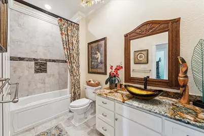 102 Bamaku Bend, Tiki Island, TX 77554 - Photo 31