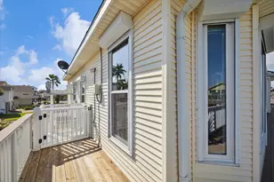 102 Bamaku Bend, Tiki Island, TX 77554 - Photo 9